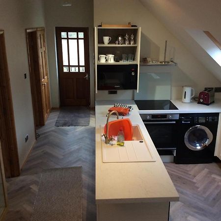 2 Bedroom Furnished Apartment In A Rural Position Stone  Ngoại thất bức ảnh