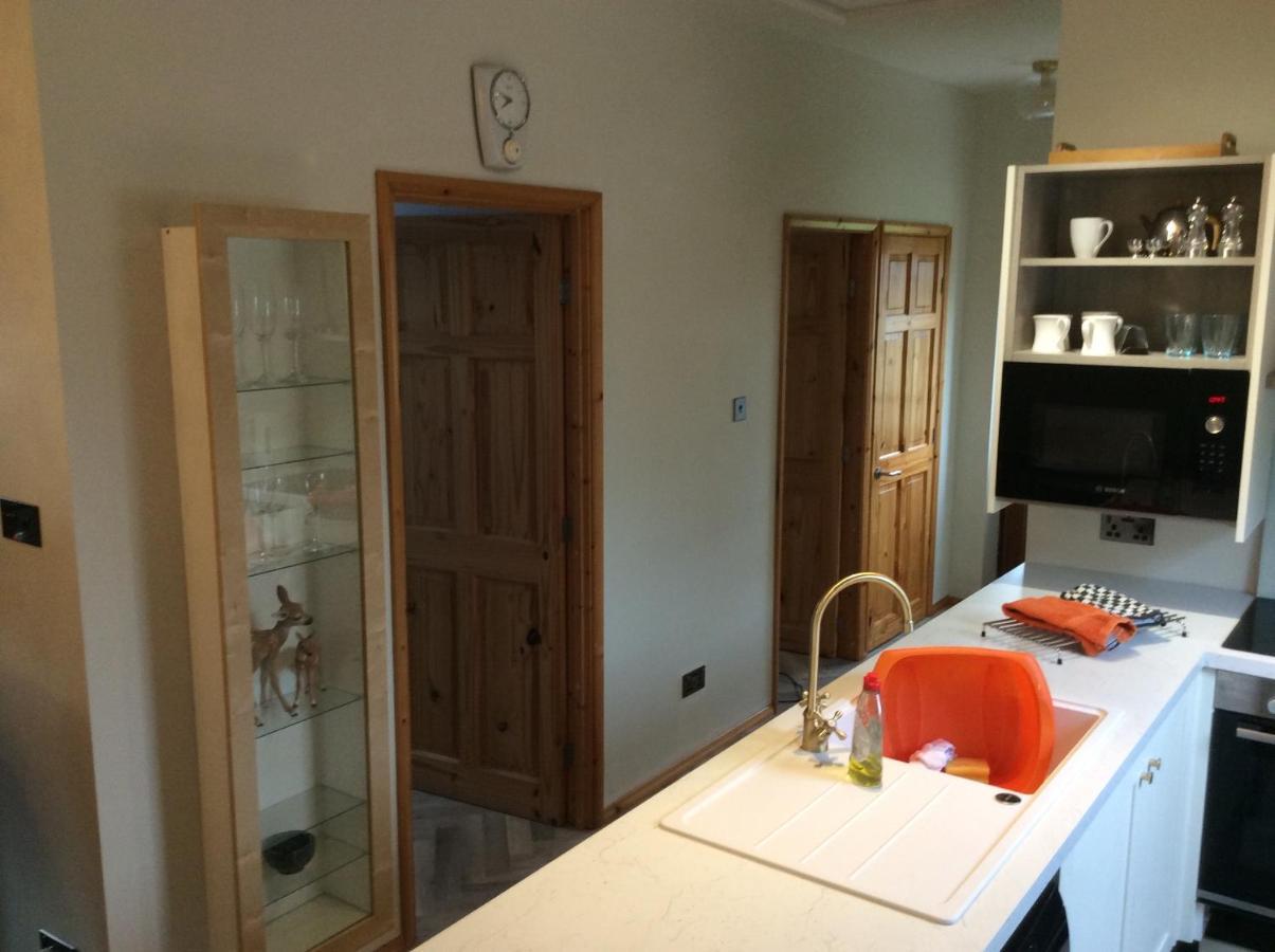 2 Bedroom Furnished Apartment In A Rural Position Stone  Ngoại thất bức ảnh